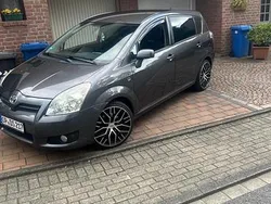 Grau Gebraucht 2007 Toyota Corolla Verso Van / Kleinbus | 3.950 €