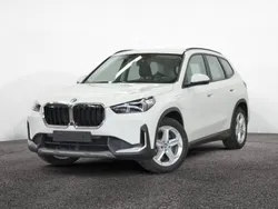 Alpinweiss iii Gebraucht 2024 BMW X1 Performance SUV | 41.950 € (Guter Preis)