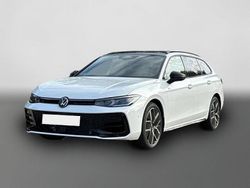 Oryxweiß perlmutteffekt Neu 2025 VW Passat R-line Kombi | 56.680 € (Teuer)