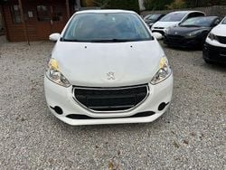 Weiß Gebraucht 2015 Peugeot 208 Active Kleinwagen | 6.799 € (Fairer Preis)