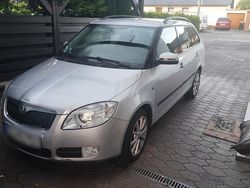 Silber Gebraucht 2008 Skoda Fabia Kleinwagen | 2.000 € (Etwas zu teuer)