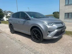 Grau Gebraucht 2017 Toyota RAV4 Hybrid SUV | 12.990 € (Fairer Preis)