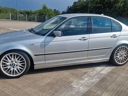 Silber Gebraucht 2004 BMW 330 M Sport Limousine | 1.900 €