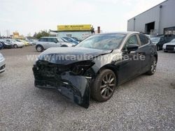 Schwarz metallic Gebraucht 2017 Mazda 3 Kizoku Limousine | 8.499 €
