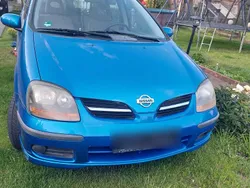 Blau Gebraucht 2001 Nissan Almera Tino Van / Kleinbus | 700 € (Superpreis)