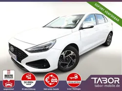 Weiss Gebraucht 2024 Hyundai i30 Advantage Limousine | 23.488 € (Guter Preis)
