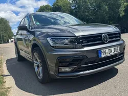 Grau Gebraucht 2017 VW Tiguan Highline SUV | 24.999 € (Superpreis)