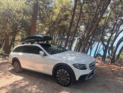 Weiß Gebraucht 2019 Mercedes E220 SUV | 21.999 € (Guter Preis)