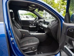 Blau / spektralblau Gebraucht 2024 Mercedes GLB180 Premium SUV | 41.650 € (Etwas zu teuer)