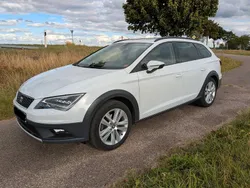 Weiß Gebraucht 2015 Seat Leon X-Perience Kombi | 14.500 € (Fairer Preis)