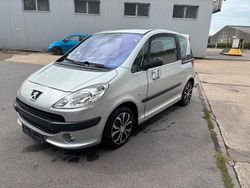 Grau Gebraucht 2005 Peugeot 1007 Kleinwagen | 450 € (Superpreis)