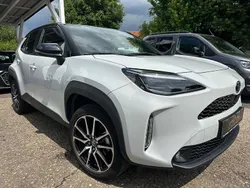 Weiß Gebraucht 2023 Toyota Yaris Cross SUV | 25.800 € (Fairer Preis)