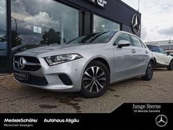 Iridiumsilber (metallic) Gebraucht 2022 Mercedes A180 Business Limousine | 24.430 € (Guter Preis)