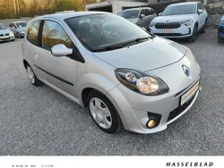 Grau Gebraucht 2008 Renault Twingo Dynamique Kleinwagen | 3.990 € (Etwas zu teuer)