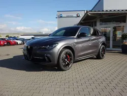 Grigio vesuvio, metallic Gebraucht 2024 Alfa Romeo Stelvio Quadrifoglio SUV | 83.990 €
