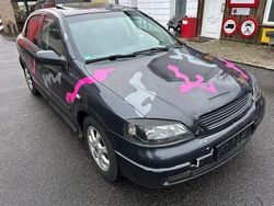 Schwarz Gebraucht 1999 Opel Astra Limousine | 690 € (Guter Preis)