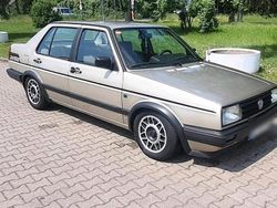 Gold Gebraucht 1988 VW Jetta Limousine | 2.150 €
