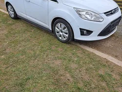 Weiß Gebraucht 2013 Ford C-MAX Van / Kleinbus | 3.250 € (Guter Preis)