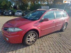 Rot Gebraucht 2008 Renault Mégane III Limousine | 1.700 €