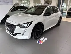 Weiß Gebraucht 2021 Peugeot 208 GT Kleinwagen | 18.990 € (Fairer Preis)