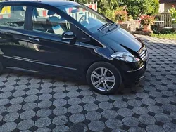 Schwarz Gebraucht 2009 Mercedes A180 Kleinwagen | 5.000 € (Etwas zu teuer)