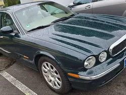 Grün Gebraucht 2003 Jaguar XJ8 Limousine | 2.550 €