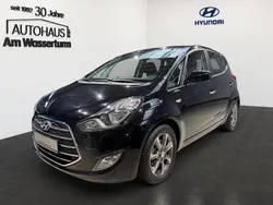Schwarz Gebraucht 2016 Hyundai ix20 Passion Van / Kleinbus | 10.490 € (Fairer Preis)