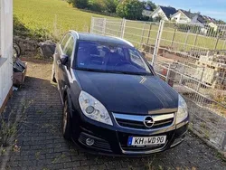 Schwarz Gebraucht 2007 Opel Signum Cosmo Kombi | 3.000 € (Fairer Preis)