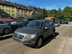 Grau Gebraucht 2009 VW Tiguan Track & Field SUV | 7.200 € (Fairer Preis)