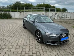 Grau Gebraucht 2012 Audi A4 Limousine | 11.999 € (Teuer)