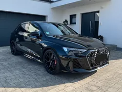 Schwarz Gebraucht 2025 Audi RS3 Ambiente Kleinwagen | 66.900 € (Fairer Preis)