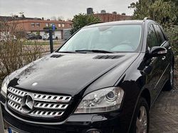 Schwarz Gebraucht 2007 Mercedes ML420 SUV | 14.500 €