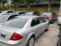 Silber Gebraucht 2002 Ford Mondeo Ghia Limousine | 2.200 € (Fairer Preis)