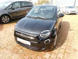 Schwarz Gebraucht 2022 Fiat 500e Action Kleinwagen | 14.950 € (Fairer Preis)