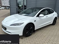 Weiß Gebraucht 2024 Tesla Model 3 Limousine | 38.500 € (Teuer)