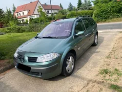 Grün Gebraucht 2003 Renault Mégane II Privilege Limousine | 2.000 € (Fairer Preis)