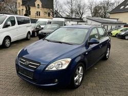 Blau Gebraucht 2008 Kia Ceed EX Kleinwagen | 2.500 € (Teuer)