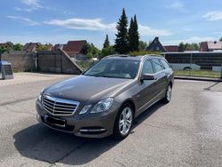 Grau Gebraucht 2010 Mercedes E300 Avantgarde Kombi | 9.999 € (Fairer Preis)