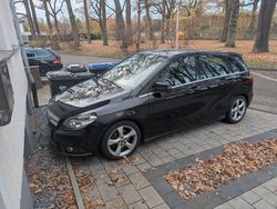 Schwarz Gebraucht 2014 Mercedes B180 Style Van / Kleinbus | 4.800 € (Fairer Preis)