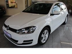 Weiß Gebraucht 2016 VW Golf VII Comfortline Limousine | 14.333 € (Guter Preis)
