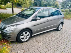Braun Gebraucht 2006 Mercedes B200 Van / Kleinbus | 7.299 € (Teuer)
