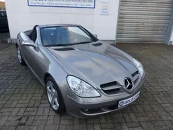 Cubanitsilber metallic Gebraucht 2005 Mercedes SLK200 Cabrio | 11.990 € (Teuer)