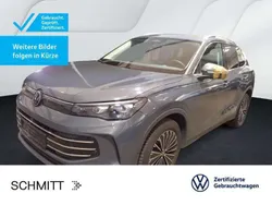 Delfingrau metallic Gebraucht 2024 VW Tiguan Elegance SUV | 37.499 € (Etwas zu teuer)