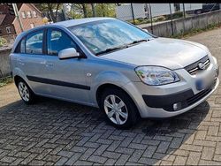 Grau Gebraucht 2007 Kia Besta Kleinwagen | 950 €