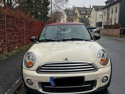 Weiß Gebraucht 2013 Mini ONE Kleinwagen | 8.500 € (Teuer)