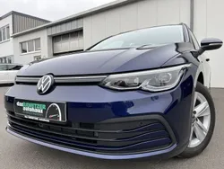 Atlantik blue (metallic) Gebraucht 2023 VW Golf VIII Life Kombi | 24.860 € (Guter Preis)