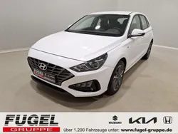 Weiß Gebraucht 2024 Hyundai i30 Trend Limousine | 21.499 € (Fairer Preis)