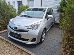 Silber Gebraucht 2012 Toyota Verso-S Comfort Van / Kleinbus | 6.000 € (Fairer Preis)