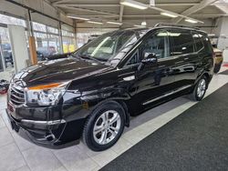 Schwarz Gebraucht 2016 Ssangyong (KGM) Rodius Quartz Van / Kleinbus | 9.990 € (Guter Preis)