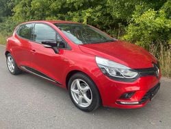 Rot Gebraucht 2018 Renault Clio IV Dynamique Limousine | 7.749 € (Guter Preis)